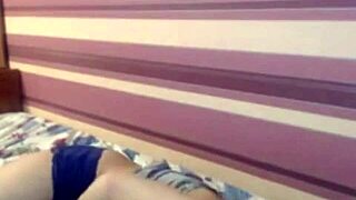 Arinawild hits hardcore orgasm boosted by fan donations