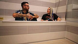 livie shares her bath time secrets in this casual chat with frankie jax