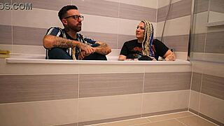livie shares her bath time secrets in this casual chat with frankie jax