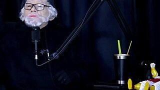 veja essa entrevista safada com damiana e vovô moai no porn cast brazil parte 6... putaria total!!