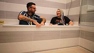 livie shares her bath time secrets in this casual chat with frankie jax