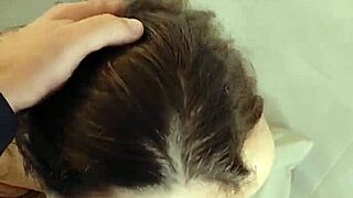 Gozando no rosto da loirinha gostosa com peitos naturais cintura fina submissa 🔥😍💦