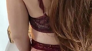 Gozando no rosto da loirinha gostosa com peitos naturais cintura fina submissa 🔥😍💦