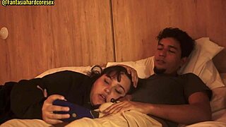 hermanastra chupá mi verga bien profundo después de la peli? parte 1 atragantándose con ganas