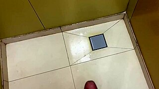 Pretinha ninfeta gives up tight ass first time, cums hard with cock deep inside backstage