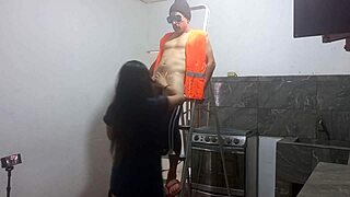 Sexy Latina Milf Seduces Muscular Builder For Hard Fuck