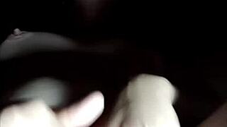 Fată coreeană webcam se deduă cu degete să-l facă pe abona să vină