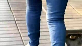 i love this latina's huge jeans ass shaking