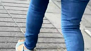 i love this latina's huge jeans ass shaking