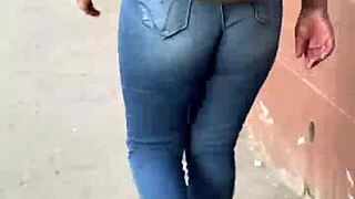 i love this latina's huge jeans ass shaking