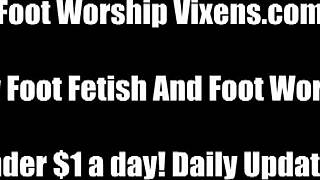 imagine her feet stroking your cock till you explode 😈 best footjob ever!!