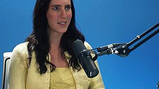 😏 wet milf pornstar fingers her naughty natural tits solo