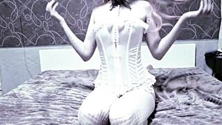 Elzakom struts in sexy pantalone, teasing her curvy bimbo assets