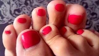 milf sucks toes feet fetish spits on big pussy lips workout