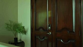 Dylan Moores tatuata 18+ si fa scopare selvaggia dal cliente porco