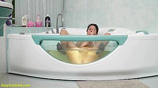 oh man i think i messed up... teen katty west fingers her big pussy in bathtub till orgasm