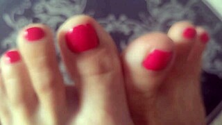 milf sucks toes feet fetish spits on big pussy lips workout