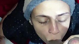 bastidores da esposa kally cremosa chupando o camera no meio da gravacao de seus conteudos de humor podrao amadora videos caseiro real