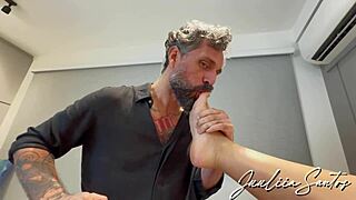 loirinha rabuda adora boquete podolatria pés lambidos e oral guloso na sessão fetichista