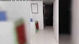 Moglie Colombiana per Pulizie Finisce Scopata alla Rovescia Duro