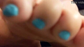 i crave giantess yuki sama's huge foot smell