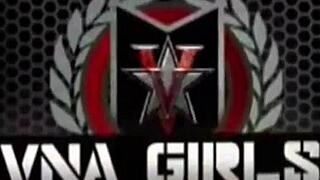 curvy cougar Sara Jay spreads cheeks to finger bang her fat milf pussy deep