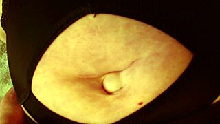 Dawnskye1962's belly buttons, underboobs and armpits tease retro fetish hard?