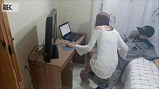 safada without panties takes net tech for raw pussy fuck