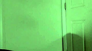 Thinking Of Romantic Worship By Sketching Jeans-Clad Woman For Free!