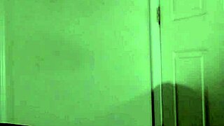 Thinking Of Romantic Worship By Sketching Jeans-Clad Woman For Free!