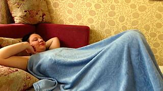 i wake up horny fingering my plump milf pussy to a big orgasm with anal play