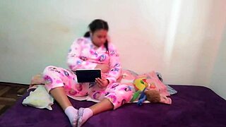 my slutty stepsis always masturbates wants to suck my cock dry 😏🍆💦