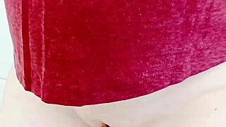 mature wife's huge wet pussy lips slide and grind