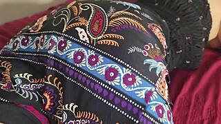 le subo el vestido a mi alumna para ver su coño