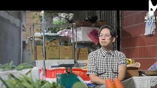 Newlywed wife cheats on husband in toilet with vegetable stall owner