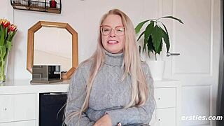 hey anna you squirting while fingering that wet shaved pussy?