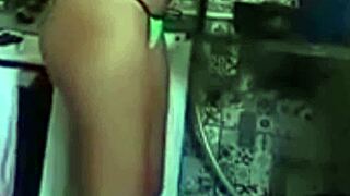 na cozinha com marido e amante liga pro corno ver anal doggystyle com skinny wife