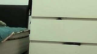 Big dick guy explodes cum all over office chair 💦🍆😩