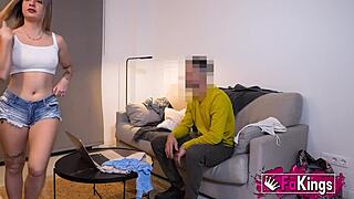 rubi vergara tempts landlord with her photos