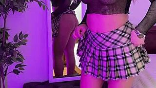 wanna see this sexy milf rip her pantyhose off?