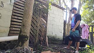 MEU MARIDO SAIU AND PEDREIRO FODE MINHA BUCETA SOZINHA!