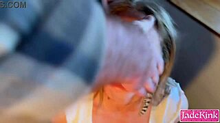 $20 bills cram her pussy before facial blast