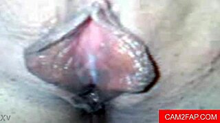 amateur webcam girl gives sloppy blowjob then takes anal deep