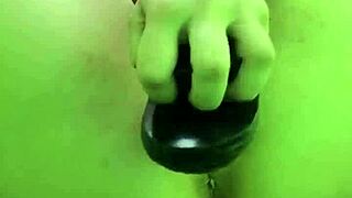 Косматата курва съпруга на Кендра с играчки и чудовищен BBC на открито в лагер