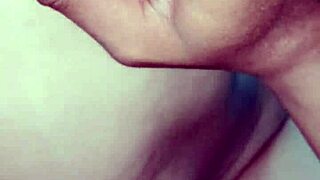 ngentot ibu tiri sambil mandi susu saat ayah kerja creampie squirt