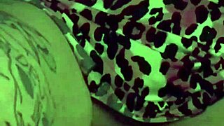 Fuschia Leopard S2 Ass Shaking