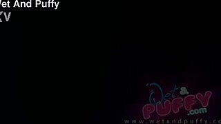 Wetandpuffy Pumps Cherry Pussy Lips with Swollen Sex Toys