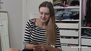 Wild Romantische Lauren Fingers Shaved Pussy To Orgasm Close-Up