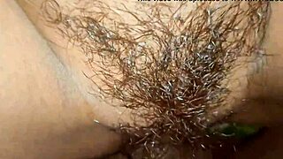 desi indian village bhabhi poses nude in green saree at ranch