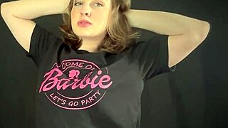 Barefoot Milf Housewife Toes Tease in Seductive Selfies!